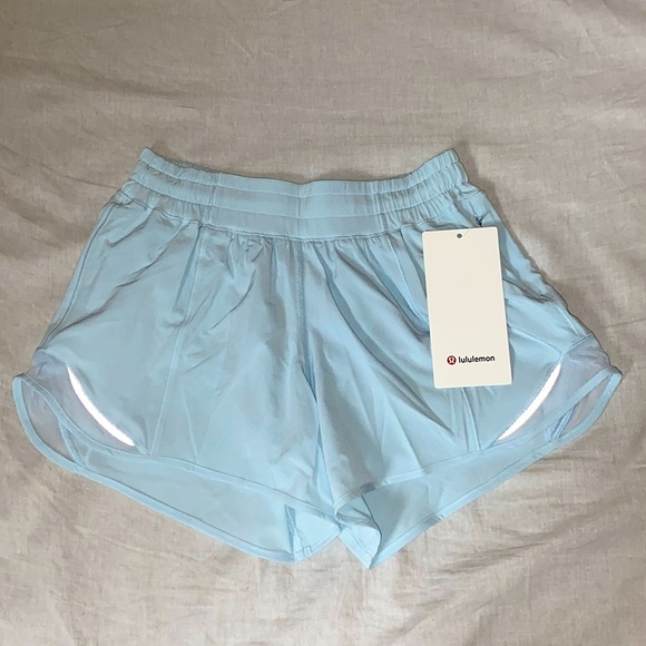 NWT Lululemon hotty hot shorts - Picture 3 of 5